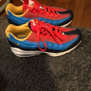 Shoes sz 6 1/2 in good condition